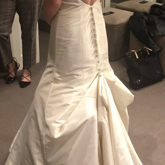 Allure Bridal Ivory Size 2 Wedding Gown - Picture 10 of 14